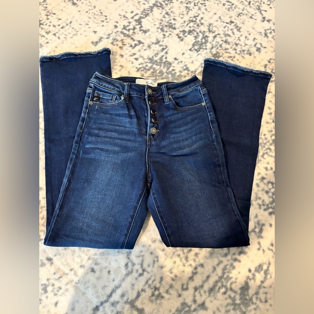 KanCan Womans Classic Bbotcut Jeans